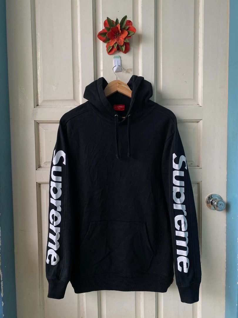 Supreme hoodie sideline (Category: Coats, Jackets and Outerwear) located in Argao. Submitted by royalowl-888 (Listing ID 1470206027, Image 1). Description: Neosupreme pull over hodie Sideline design Size Large 21 width 29 Length Excellent condition heavy cotton sobrang solid 9.8/10 color rate location visayas.