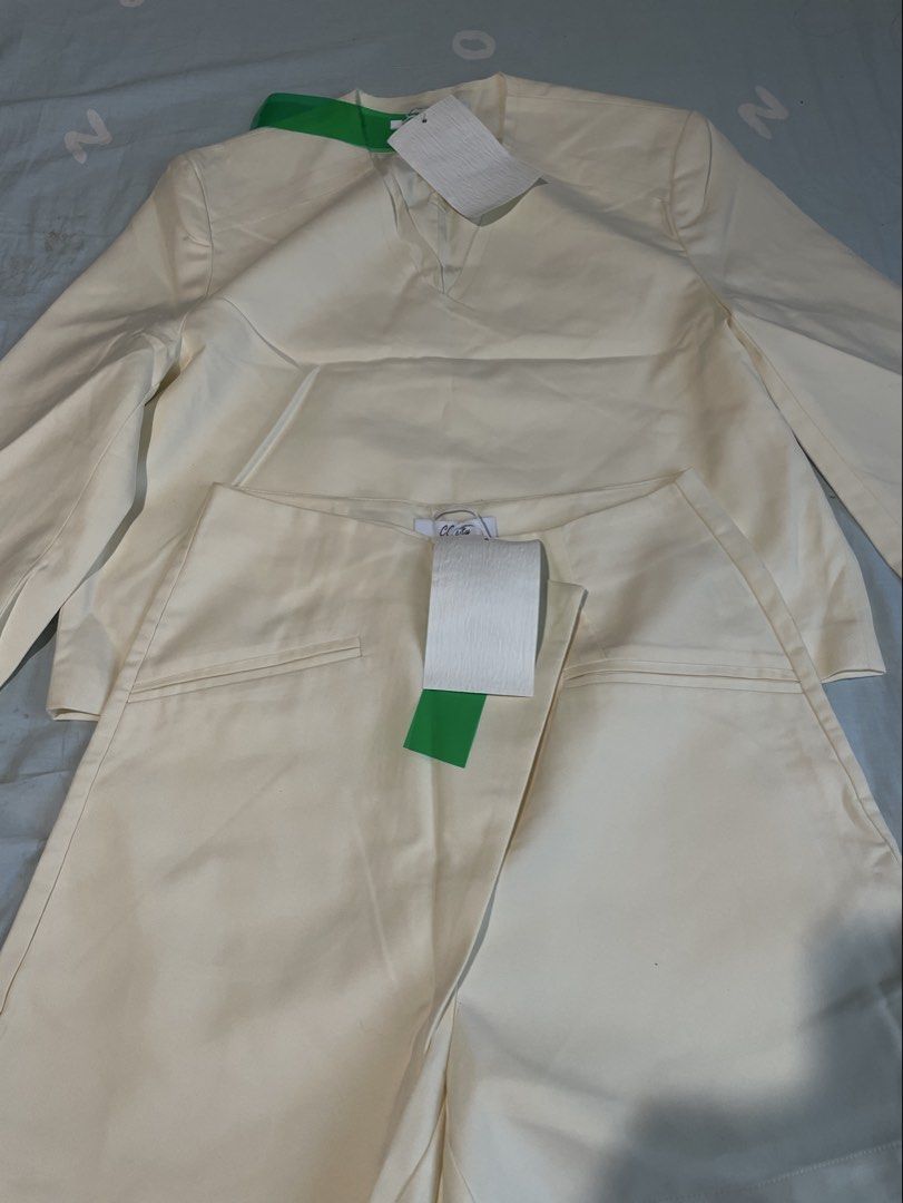 Sweatshirt Skort Set for Women (Category: Sets or Coordinates) located in Abulug. Submitted by mingyuuwi (Listing ID 1470189913, Image 1). Description: ₱250 (set) Size: fits to medium size - never used (got the wrong size) location: cagayan valley mop: gcash/maribank mod: jnt .