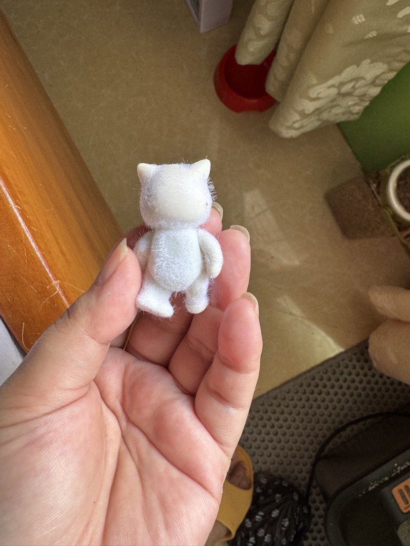 Sylvanian Families Persian cat (Category: Figurines & Statues) located in Manila. Submitted by elaracastillo (Listing ID 1470191981, Image 2). Description: x sensi.