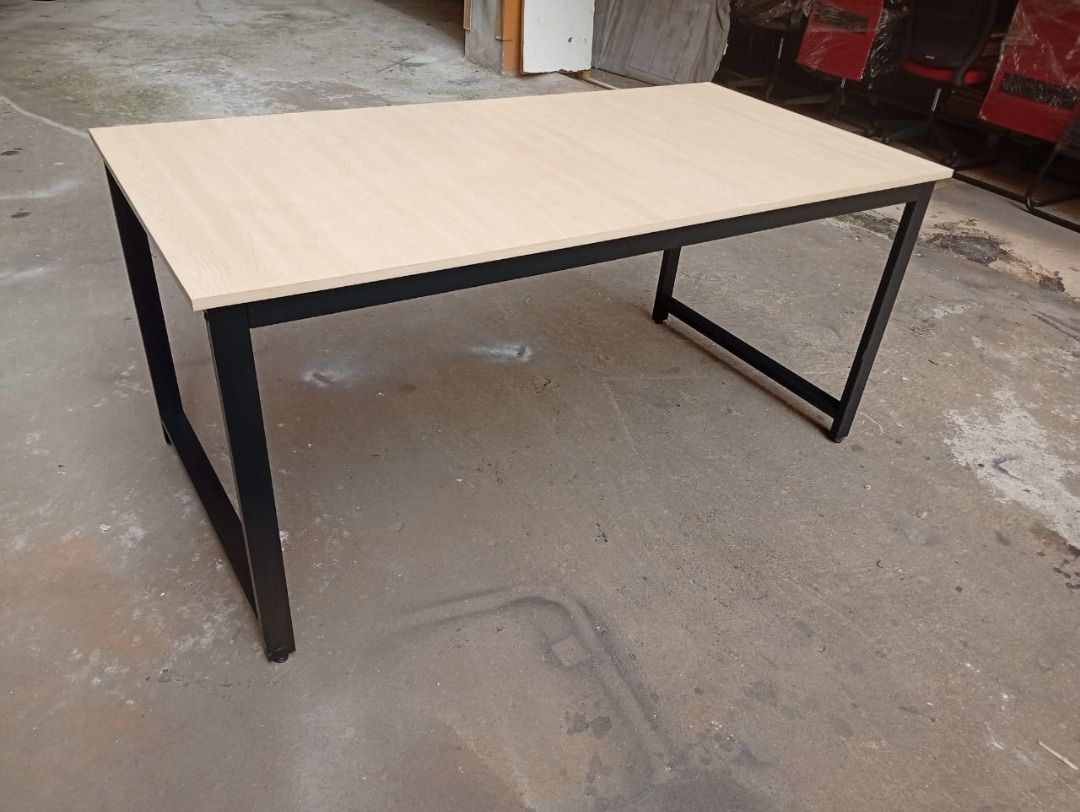 Table (Category: Tables & Sets) located in Petaling Jaya. Submitted by nm016648427690 (Listing ID 1470308617, Image 3). Description: Office Table Size: W,80.cm,L,160.cm,H,73.cm RM-230 Code :OT-016 Stock Available : 1 Condition : Goods ** (ABOVE PRICE DOES NOT INCLUDE DELIVERY & INSTALLATION) ** We are specialist in BUY or SELL New/Used Home Furniture or Office Equipment [ Perabot Kita Furniture ] Address: L1-03 times 89 Jalan 8A/133, Taman Sri Se