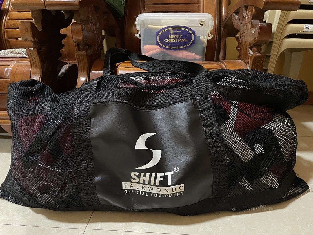 Taekwondo Sparring Gears (Category: Other Sports Equipment and Supplies) located in Manila. Submitted by atheena.17 (Listing ID 1470173149, Image 1). Description: TKD GEARS: Inclusions Body armour - size 2 Head gear (with face cover) - size M Arm guard - size M Shin guard - size M Groin guard (never been used) - size M Hand gloves (never been used) - size M Net bag rfs - not playing tkd na note : ilang beses lang na gamit sa training. negotiable 