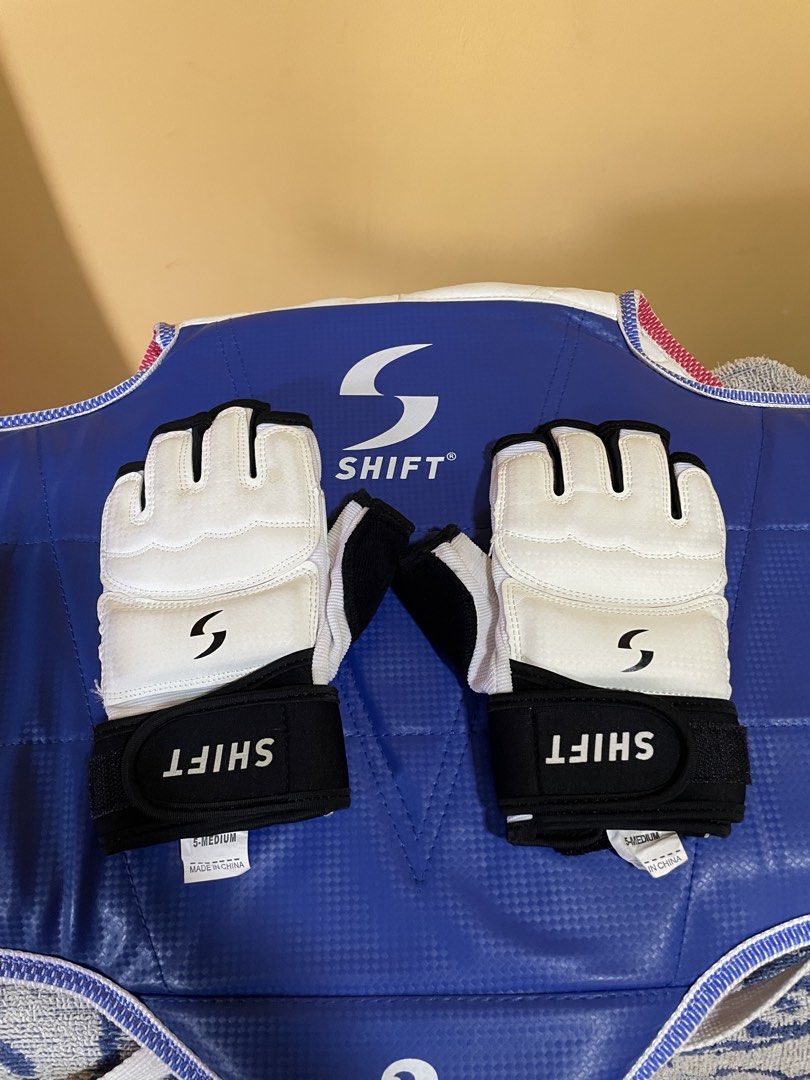 Taekwondo Sparring Gears (Category: Other Sports Equipment and Supplies) located in Manila. Submitted by atheena.17 (Listing ID 1470173149, Image 3). Description: TKD GEARS: Inclusions Body armour - size 2 Head gear (with face cover) - size M Arm guard - size M Shin guard - size M Groin guard (never been used) - size M Hand gloves (never been used) - size M Net bag rfs - not playing tkd na note : ilang beses lang na gamit sa training. negotiable 