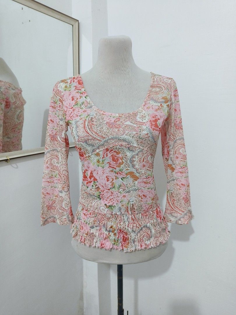 Tango pink paisley top (Category: Blouses) located in Cotabato. Submitted by shookia (Listing ID 1470325620, Image 2). Description: .