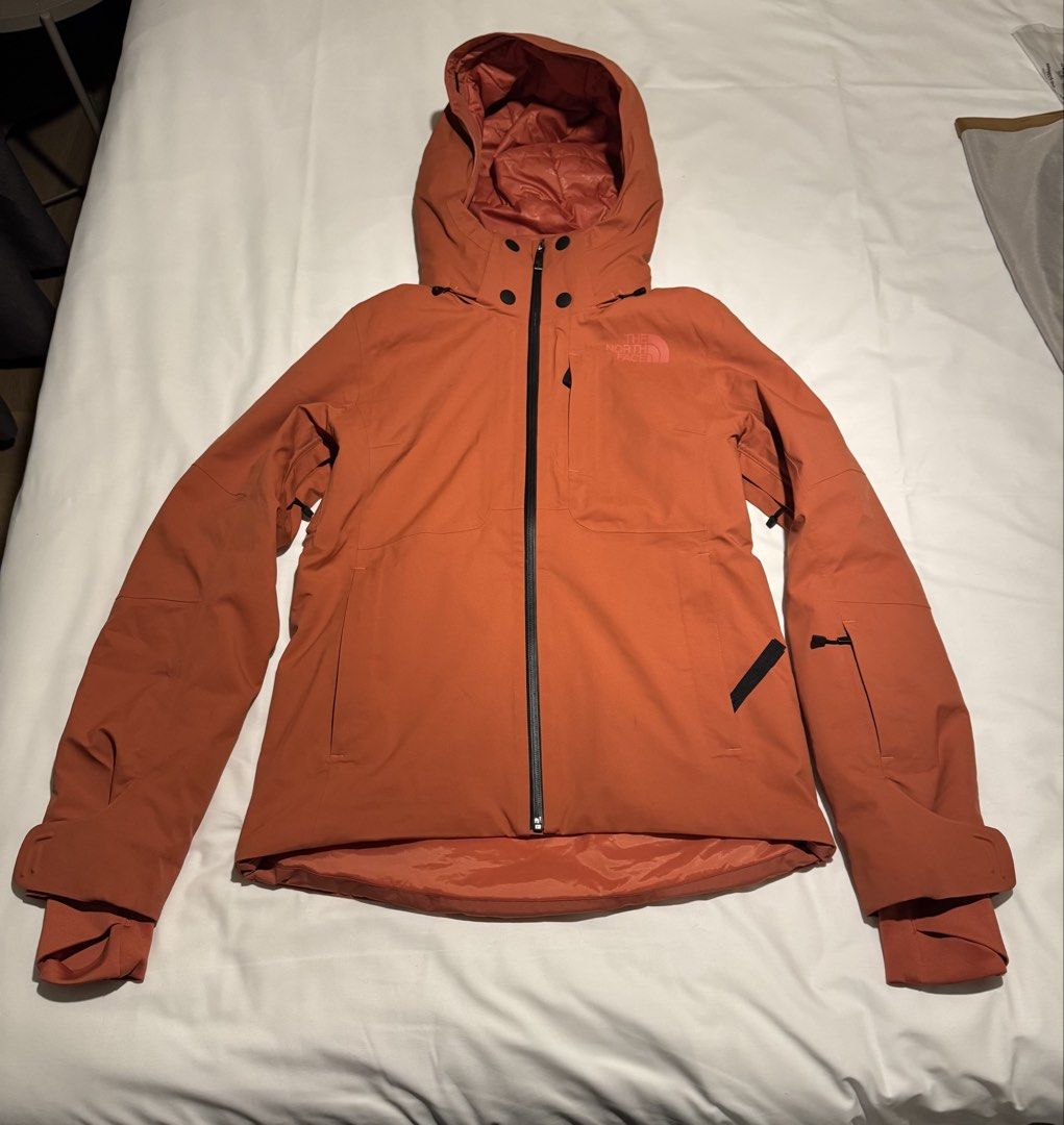 The North Face (Category: Coats, Jackets and Outerwear) located in Los Banos. Submitted by fashionplate02 (Listing ID 1470288769, Image 1). Description: .