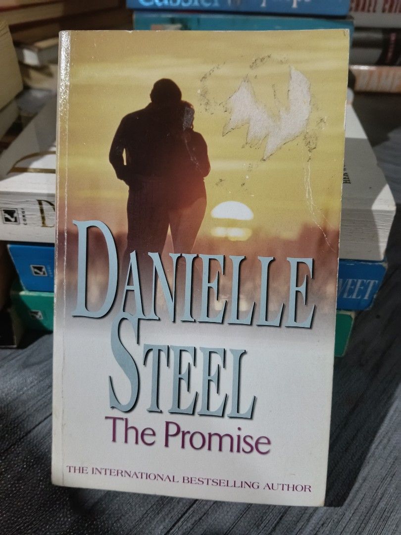 The Promise by Danielle Steel (Category: Storybooks) located in Luna. Submitted by bookwhisp (Listing ID 1470164121, Image 1). Description: .