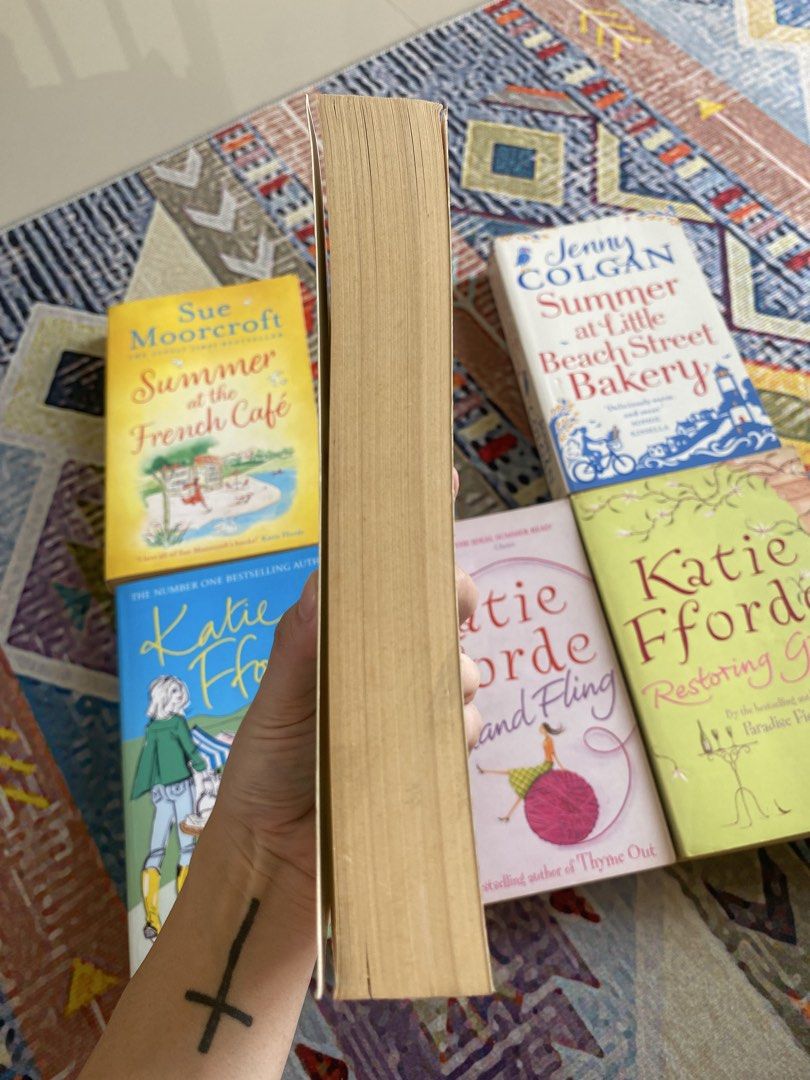 The Summer Season (Category: Storybooks) located in Tanay. Submitted by ideclutter.com (Listing ID 1470227485, Image 2). Description: The Summer Season by Julia Williams ✔️tanning ✔️foxing ❌spine crease.
