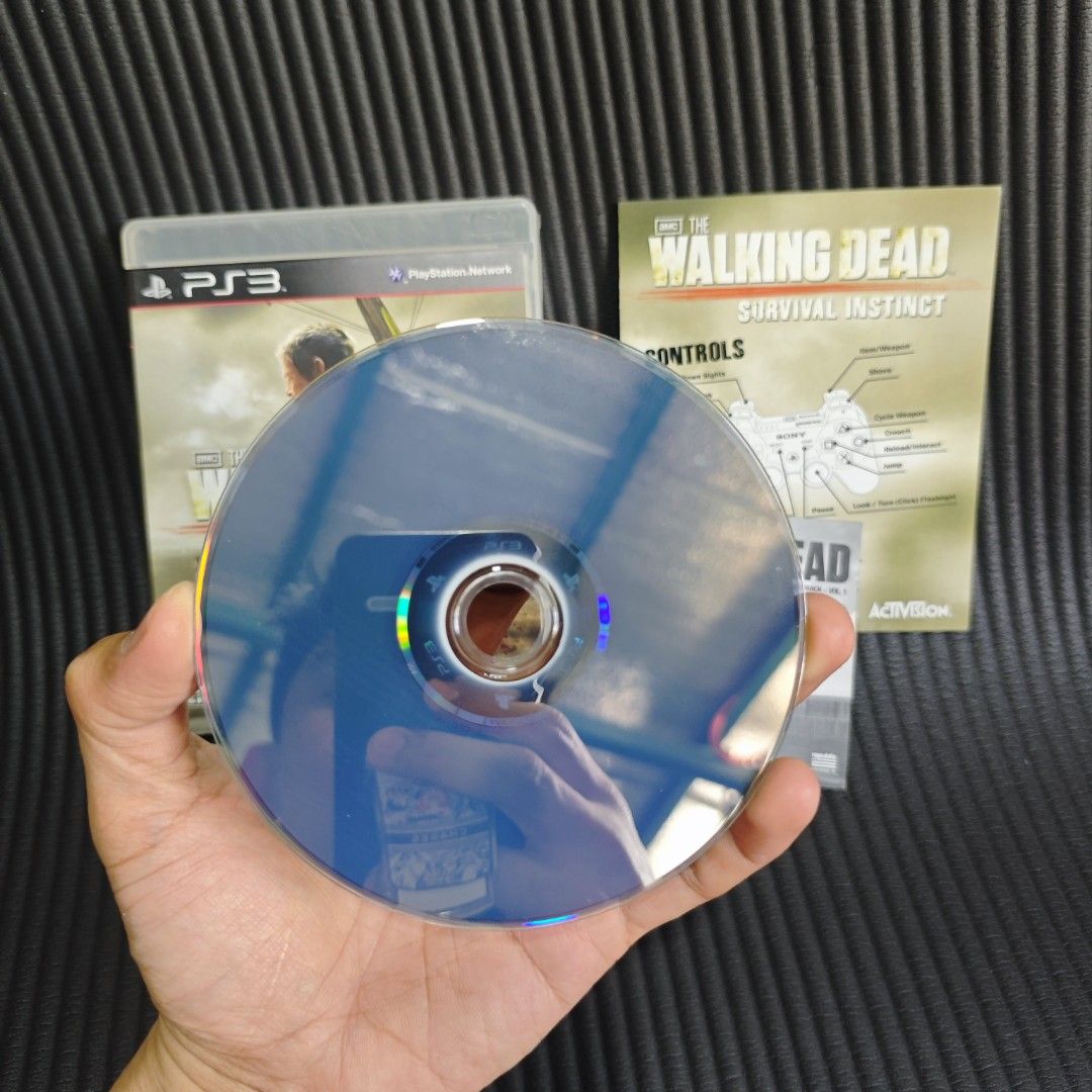 The Walking Dead Survival Instinct PS3 Game R1 CIB (Category: PlayStation) located in Quezon City. Submitted by shopme_gadget30 (Listing ID 1470207864, Image 2). Description: kindly read the details first for sale fixed price mint condition tested and working with Case and disc game (no scratches) with Manual compatible to ps3 console R1 Region qc area meet up: sm north shipping fee must shoulder by the buyer via lalamove or grab payment: bdo/gca