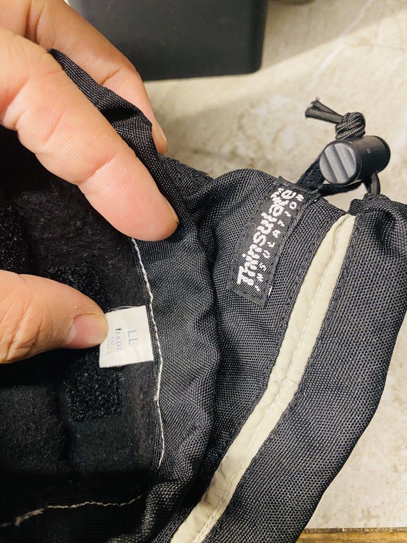 Thinsulate Thermal Winter Gloves Black Size LL (Category: Gloves) located in Bacolod City. Submitted by jeffreyhue19895 (Listing ID 1470179707, Image 3). Description: - Color: Black - Size: LL - Insulation: Thinsulate with soft fleece lining - Weather Protection: Adjustable back-of-hand strap and cinched wrist cord with toggle - Grip: Textured palms and fingers for a secure hold - Best For: Skiing, snowboarding, or cold weather commuting - Condit