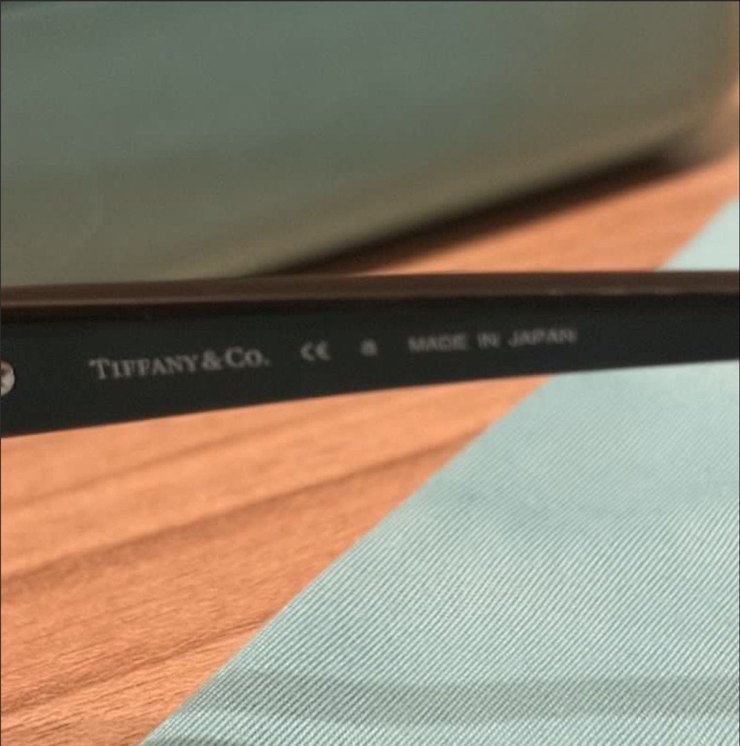 Tiffany & co sunnies complete inclusion (Category: Sunglasses & Eyewear) located in Quezon City. Submitted by theyellowbasket (Listing ID 1470263253, Image 2). Description: Complete inclusion box, case, cloth and papers.