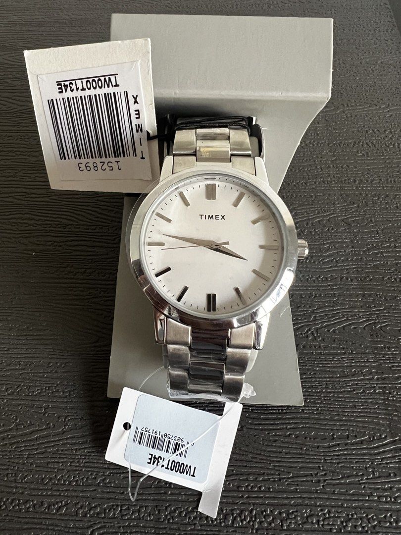 Timex Watch brand new (Category: Men's Watches) located in Manila. Submitted by srh2026 (Listing ID 1470232669, Image 1). Description: Timex 39mm Stainless Steel Band.