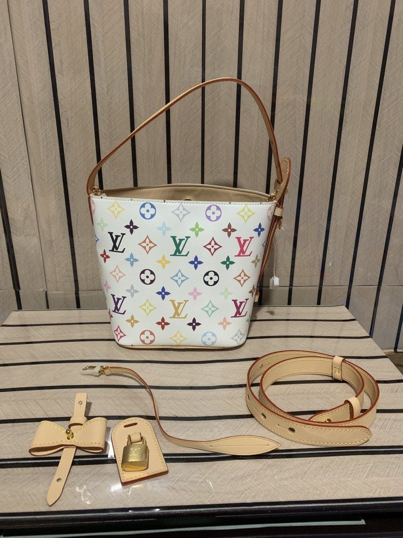 TM All-in BB (Category: Cross-body Bags) located in San Fernando. Submitted by preluxuria_online_shop (Listing ID 1470285033, Image 2). Description: .