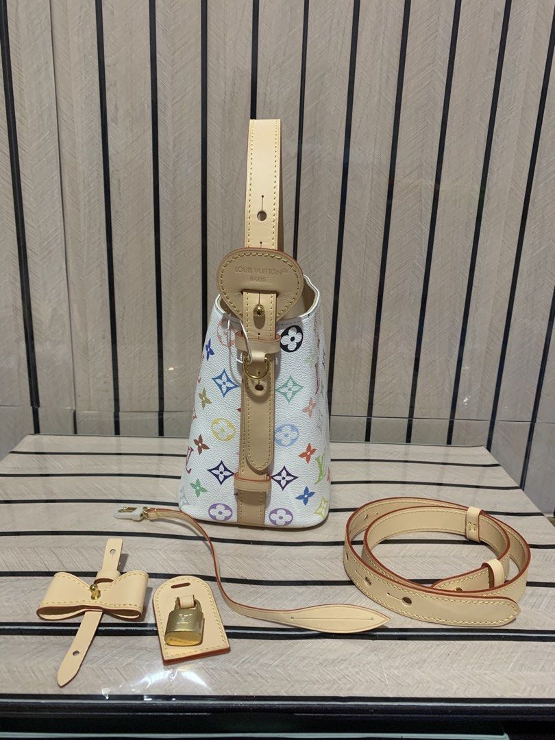 TM All-in BB (Category: Cross-body Bags) located in San Fernando. Submitted by preluxuria_online_shop (Listing ID 1470285033, Image 3). Description: .