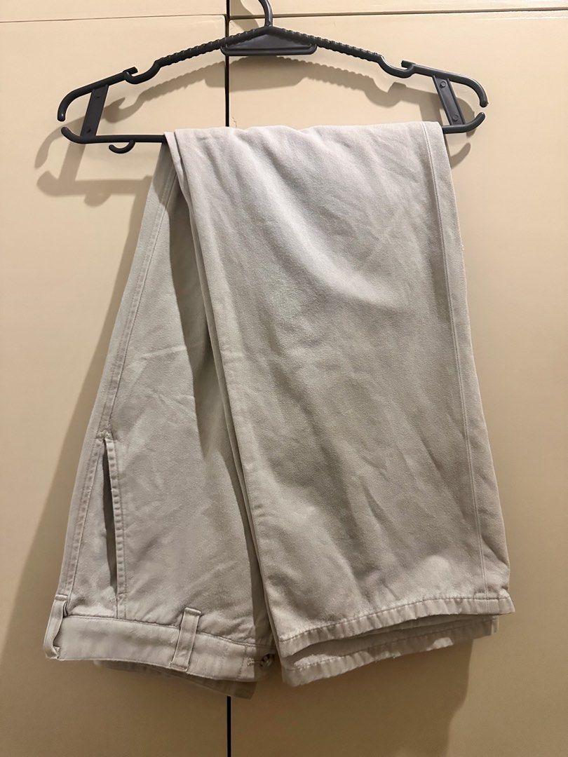 TNF chino pants (Category: Chinos) located in Quezon City. Submitted by kerlitops (Listing ID 1470293174, Image 2). Description: Declutterring The North Face Chino pants 32 waistline, 40 length Very good condition.