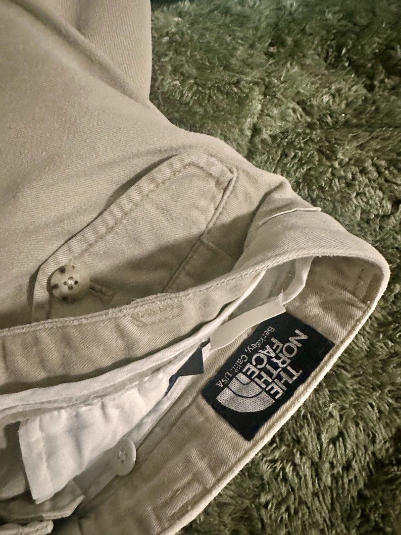 TNF chino pants (Category: Chinos) located in Quezon City. Submitted by kerlitops (Listing ID 1470293174, Image 1). Description: Declutterring The North Face Chino pants 32 waistline, 40 length Very good condition.