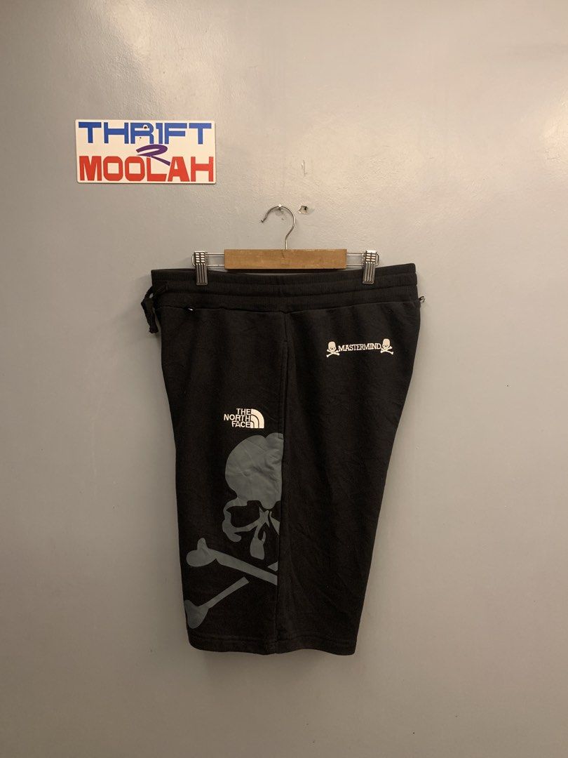 TNF x MASTERMIND SWEATSHORT (Category: Shorts) located in Cavite. Submitted by thrift2moolah (Listing ID 1470257300, Image 1). Description: TNF x MASTERMIND SWEATSHORT XXL on tag Waist : 30/36 Lenght : 21 Excellent condition 9/10 Color rate 650 plus sf.