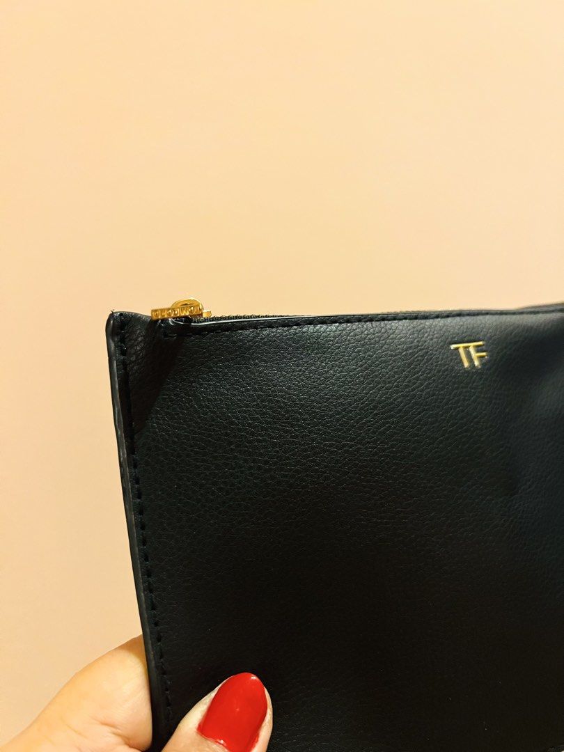 Tom Ford leather pouch GWP (Category: Purses & Pouches) located in Trece Martires City. Submitted by jaaadeya (Listing ID 1470257738, Image 2). Description: TRECE CAVITE LOCATION 500p only rfs: ive gotten too many pouches & slgs. need to let go of some Shipping: J&T LBC branch pick up or COP cash on pickup Item is paid in advance if Cavite/South area pickup via Lalamove or Grab .