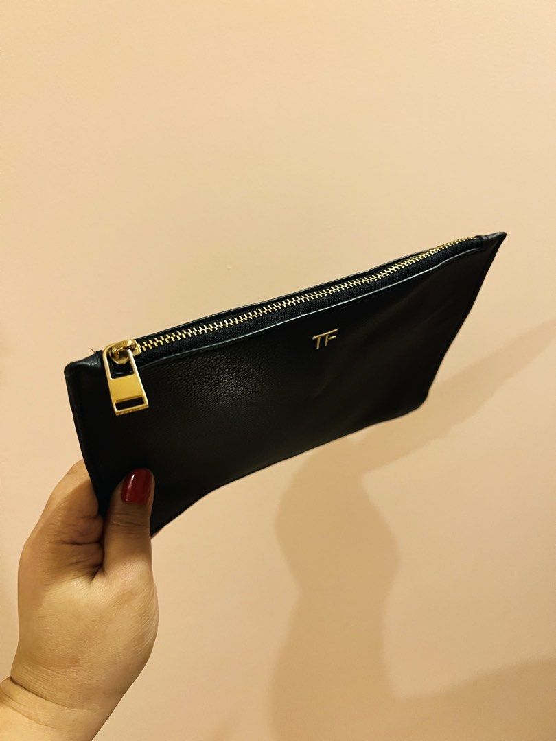 Tom Ford leather pouch GWP (Category: Purses & Pouches) located in Trece Martires City. Submitted by jaaadeya (Listing ID 1470257738, Image 3). Description: TRECE CAVITE LOCATION 500p only rfs: ive gotten too many pouches & slgs. need to let go of some Shipping: J&T LBC branch pick up or COP cash on pickup Item is paid in advance if Cavite/South area pickup via Lalamove or Grab .