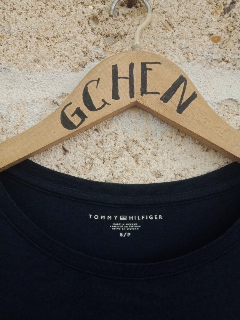 Tommy Hilfiger (Category: Activewear) located in Dumanjug. Submitted by goldenforest.f91668 (Listing ID 1470171519, Image 2). Description: 18 x 25 as new no issue color rate 10/10 cebu location.