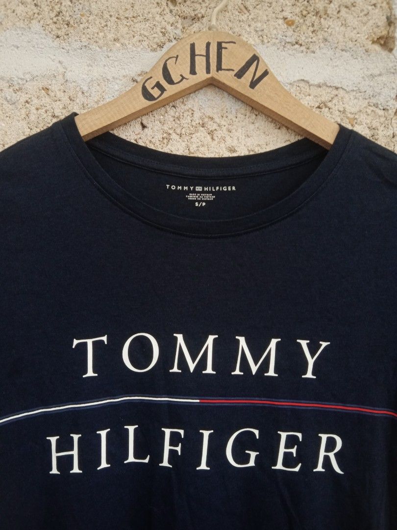 Tommy Hilfiger (Category: Activewear) located in Dumanjug. Submitted by goldenforest.f91668 (Listing ID 1470171519, Image 3). Description: 18 x 25 as new no issue color rate 10/10 cebu location.