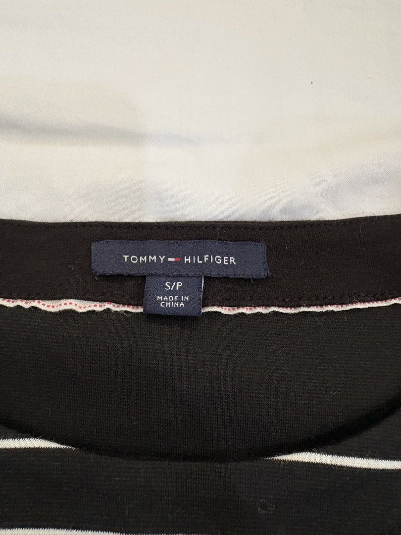 Tommy Hilfiger Blouse (Category: Blouses) located in Muntinlupa City. Submitted by jane226ph (Listing ID 1470135540, Image 3). Description: Original NEW Size small to medium Crew neckline, flared bell sleeves Purchased in the USA .