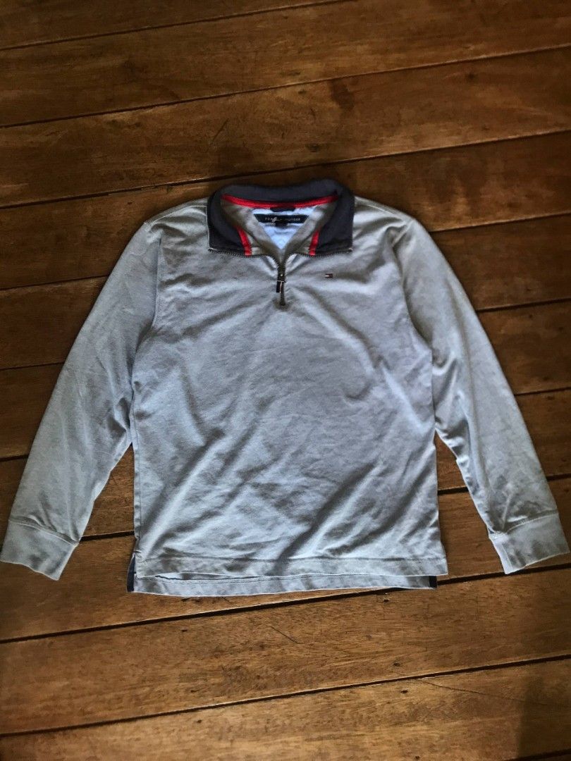 TOMMY HILFIGER Qzip (Category: Coats, Jackets and Outerwear) located in Maragusan (San Mariano). Submitted by tr_zoren (Listing ID 1470169752, Image 1). Description: Excellent condition No issue Size Large on tag Dimes 19×25 Color may vary due to light.