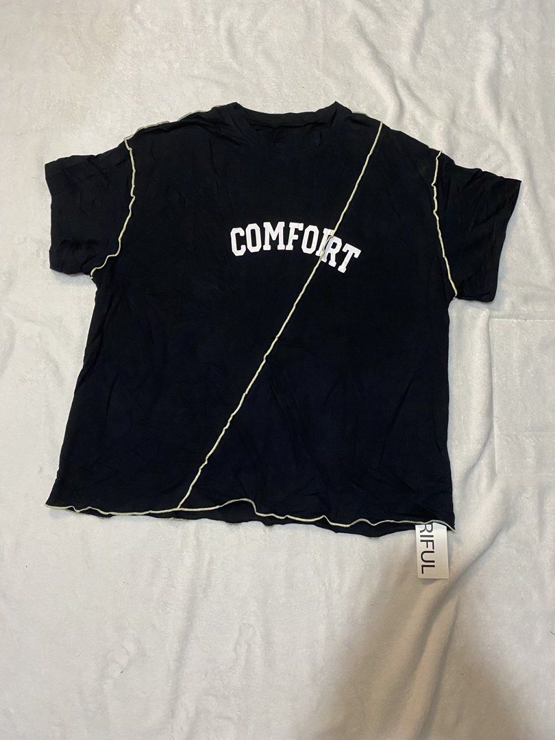 Top fliful brand (Category: Shirts) located in Pasig City. Submitted by queensclothing (Listing ID 1470182948, Image 2). Description: Malambot tila ganda actual.