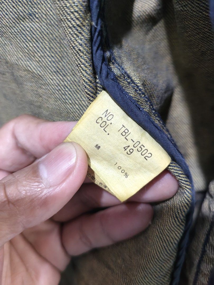 Tornado Mart Denim Jacket Size L TBL-0502 (Category: Coats, Jackets and Outerwear) located in Taguig. Submitted by daily_hustle (Listing ID 1470193611, Image 3). Description: Tornado Mart denim jacket size large 19.5/27 9/10 condition issue : missing fuller sa right zip pero working pm me.