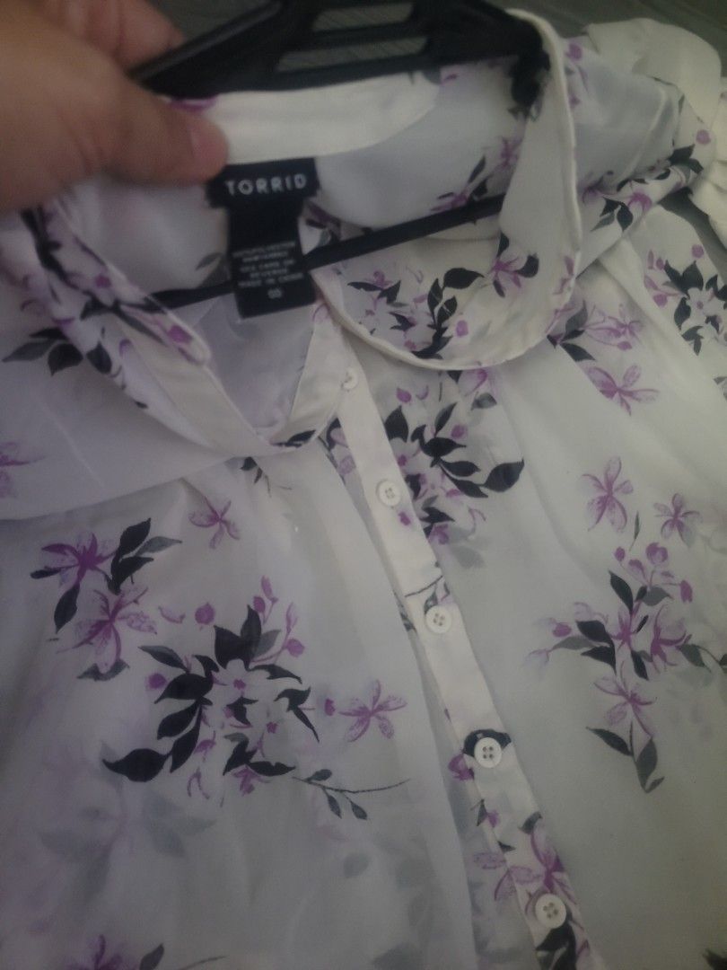 Torrid Cute top (Category: Blouses) located in Los Banos. Submitted by lopecruz (Listing ID 1470266659, Image 3). Description: 22"armpit laid flat 26"length Large Like new.
