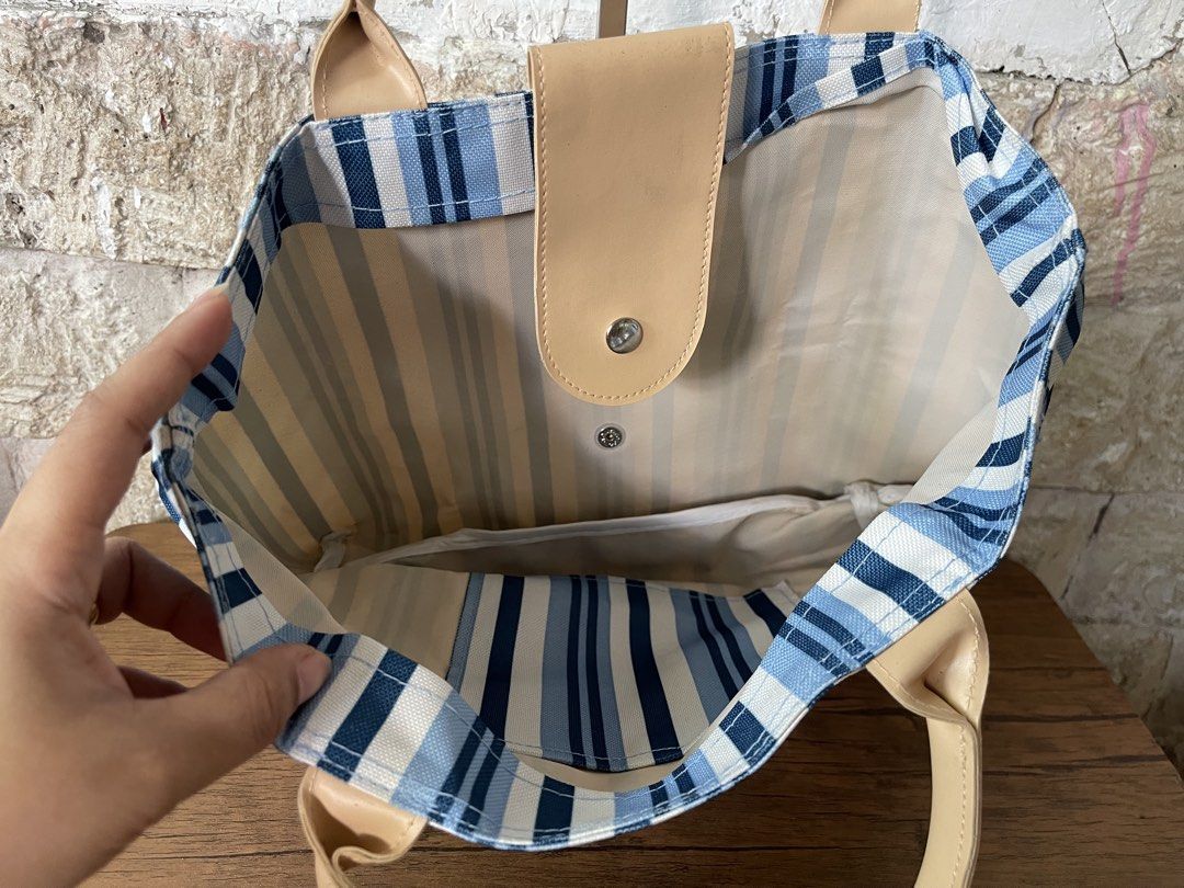 tote bag L9x14 (Category: Tote Bags) located in San Fernando. Submitted by japansurpluselyu (Listing ID 1470287688, Image 3). Description: .