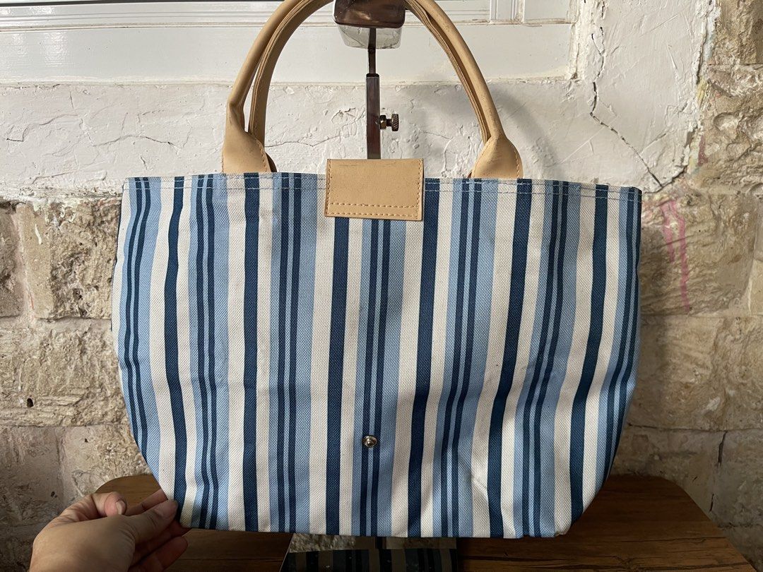 tote bag L9x14 (Category: Tote Bags) located in San Fernando. Submitted by dntjapansurpluselyu (Listing ID 1470293000, Image 2). Description: .