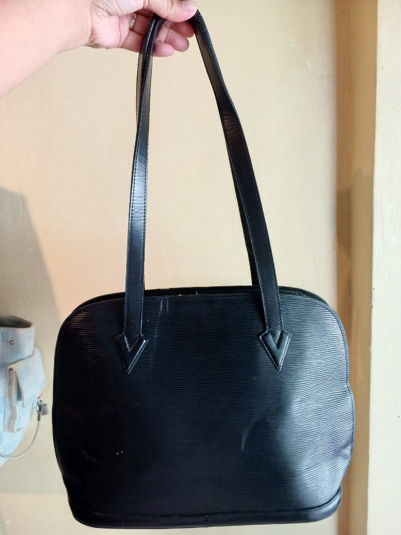 Tote bag leather (Category: Tote Bags) located in Tayasan. Submitted by mausherine57789 (Listing ID 1470298939, Image 2). Description: .