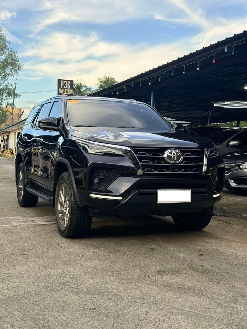 Toyota Fortuner V Auto (Category: Used Cars) located in Manila. Submitted by quality_cars (Listing ID 1470330688, Image 2). Description: FOR SALE‼️ 2024 TOYOTA FORTUNER V DIESEL A/T Price: ₱1,495,000 (Slightly Negotiable Upon Viewing) Pristine Condition • Complete Papers • Fully Maintained Engine: Diesel Transmission: Automatic Mileage: 60k KM Exterior & Interior: Very Fresh, Well Maintained Payment: Cash / Bank Financing / Trade-In 📍Parañque Ci