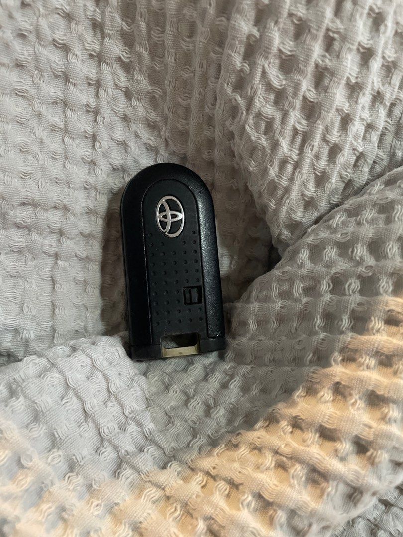 Toyota Smart Key Fob / Remote Shell (Category: Everything Else Others) located in Las Pinas. Submitted by yourneighbortotoro (Listing ID 1470221953, Image 1). Description: Toyota Smart Key Fob / Remote Shell 🚗 Genuine OEM Toyota smart key fob remote casing featuring the iconic Toyota emblem and standard lock/unlock buttons. 🔹 Title: Genuine Toyota Smart Key Fob / Replacement Remote Shell 🔹 Brand: Toyota 🔹 Format: Automotive Accessory / Car Ke