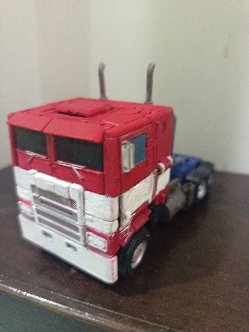 Transformers (Category: Figurines & Statues) located in Kuala Lumpur. Submitted by happytree.7c74c2 (Listing ID 1470197334, Image 1). Description: Take both figures Rm 68.