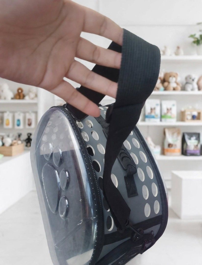 TRANSPARENT BREATHABLE PET CARRIER - PAW DESIGN (Category: Homes & Other Pet Accessories) located in Manila. Submitted by journnierph (Listing ID 1470282564, Image 3). Description: 🐾 TRANSPARENT PET CARRIER - PAW DESIGN - ₱900 FREE SHIPPING NATIONWIDE 🚚💨 🐾 ✨ Transparent + Breathable (maraming butas, hindi mainit!) ✨ With shoulder strap & hand carry - 2-way! ✨ Foldable & lightweight - 0.5kg lang! ✨ Good for 1 Adult Cat / Persian / 1 Small Dog 