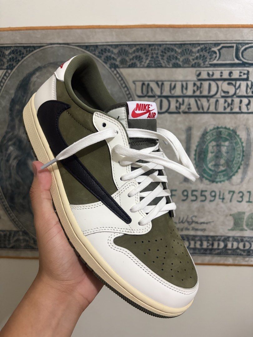 Travis Scott x Nike Air Jordan 1 Low Medium Olive (Category: Sneakers) located in Manila. Submitted by felipelopez.20 (Listing ID 1470309587, Image 2). Description: Travis Scott medium olive size 10.5m (fk batch *reps) brandnew fitted sampaloc, manila .