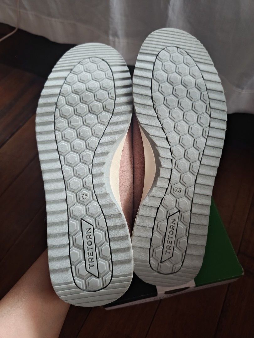 TRETORN LOW CUT SNEAKERS (Category: Sneakers) located in Manila. Submitted by ethelalyssaa_cat (Listing ID 1470156894, Image 3). Description: FOR SALE: LOW CUT SNEAKERS • Never used, good as new (see pictures for proof.) • No issues; original Tretorn pair bought from the US • Price: ₱3,500 (negotiable) • Size: 7.5 PM me if interested 💗.