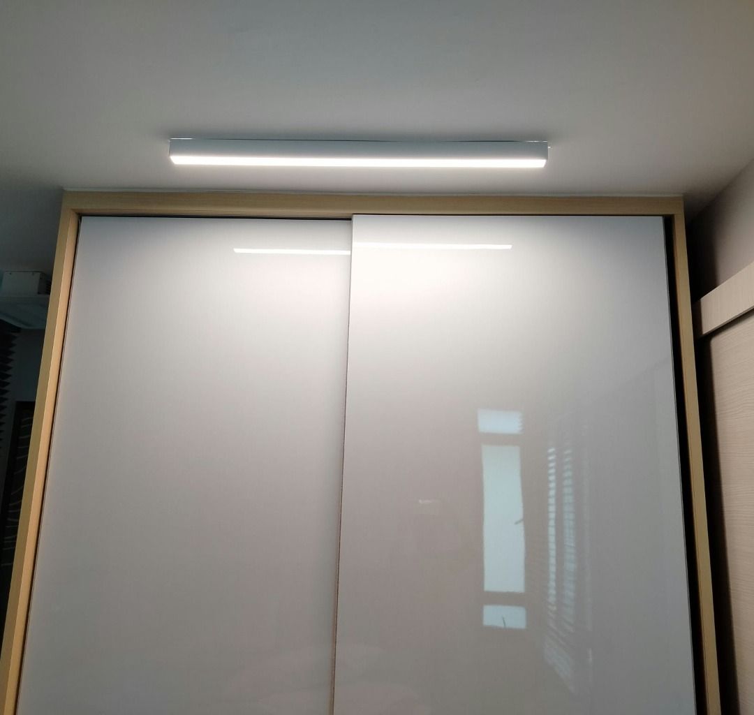 Tri-colour Linear LED Light Bar, Furniture & Home Living, Lighting ...