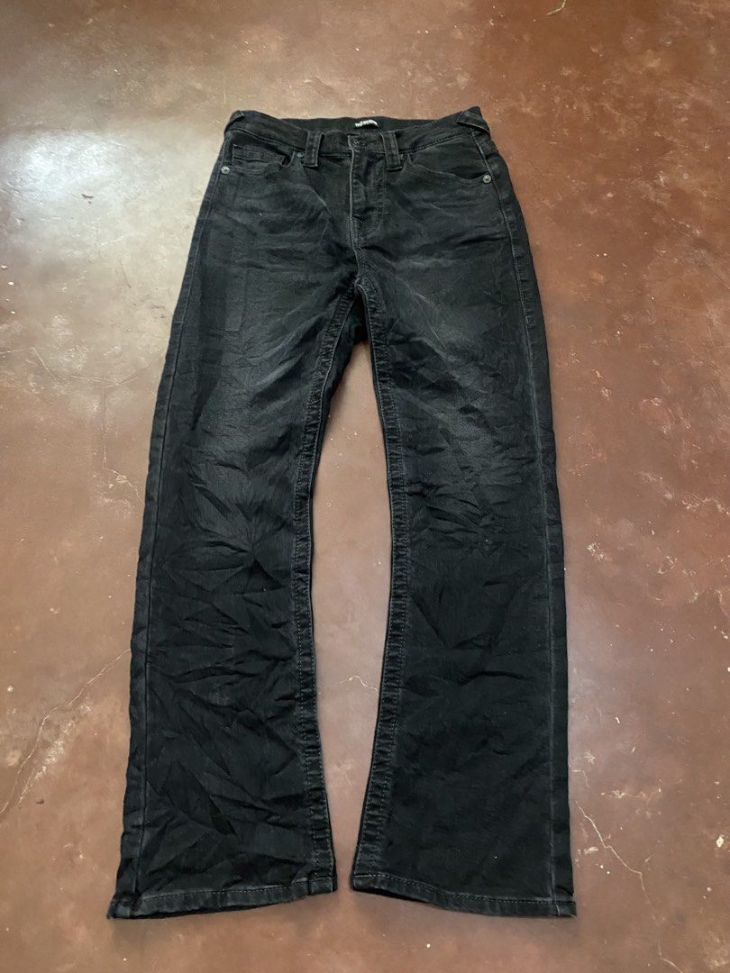 True Religion Black~Wash Modern Slim Bootcut (Category: Jeans) located in Malita. Submitted by ronnyboi (Listing ID 1470168363, Image 3). Description: W:28-30 L:38 T:10.5 H:8 Mine:700.
