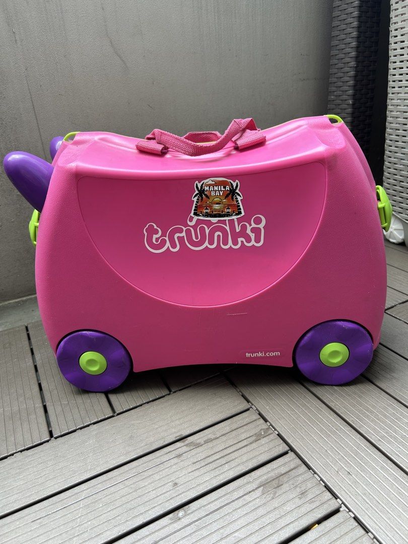 Trunki Kids Ride On luggage (Category: Luggage) located in Manila. Submitted by kdy0024 (Listing ID 1470256836, Image 1). Description: Key Specifications & Dimensions • Dimensions: Approximately 46 x 20.5 x 31 cm (18 x 8 x 12 inches) • Capacity: 18 Liters (fits plenty of toys, clothes, and games) • Product Weight: 1.7 kg (3.8 lbs) when empty • Max Ride-On Weight: Supports up to 50 kg (110 lbs) • Recommended Age: Ideal for children aged 3 to 6 yea