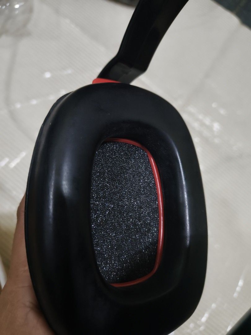 TURMUFF 13****** Safety Earmuffs Noise Reduction (Category: Looking For) located in Caloocan City. Submitted by surplusandbnewshop (Listing ID 1470153291, Image 3). Description: .