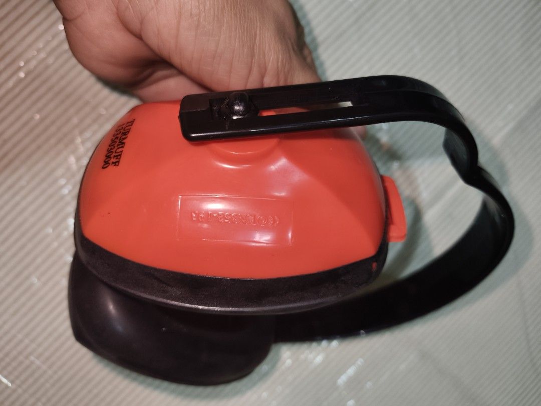 TURMUFF 13****** Safety Earmuffs Noise Reduction (Category: Looking For) located in Caloocan City. Submitted by surplusandbnewshop (Listing ID 1470153291, Image 2). Description: .