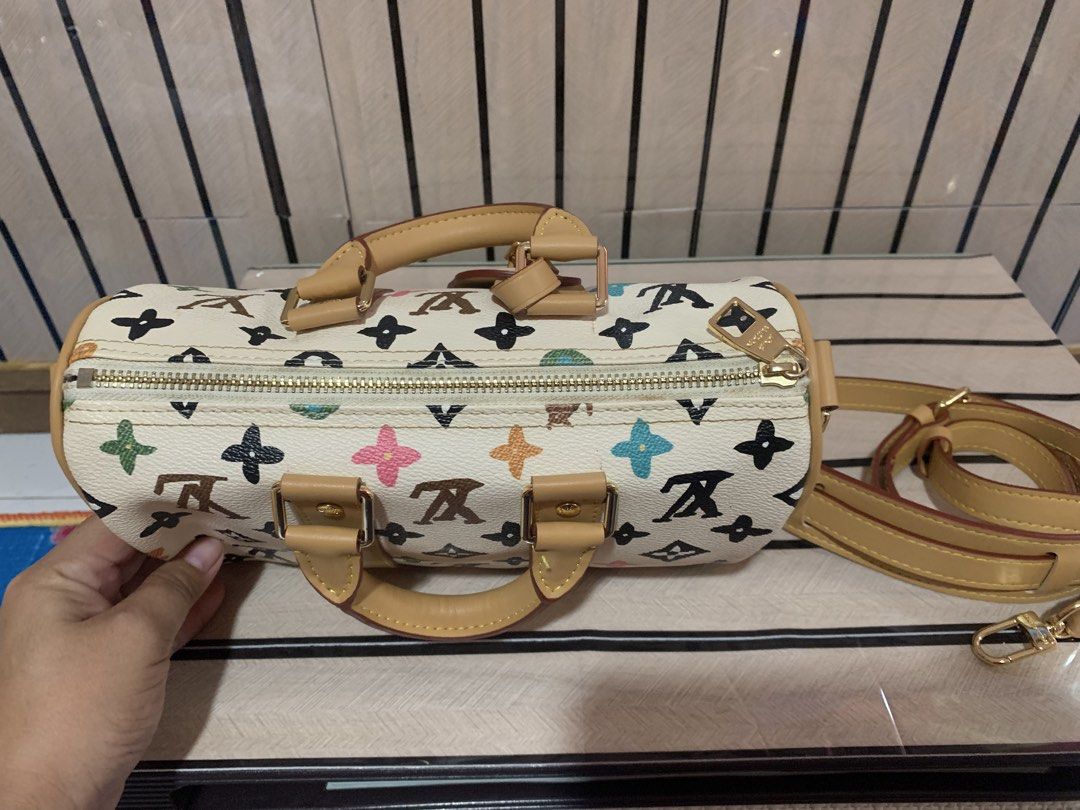 Tyler Keepall Bando 25 (Category: Cross-body Bags) located in San Fernando. Submitted by preluxuria_online_shop (Listing ID 1470278342, Image 3). Description: .