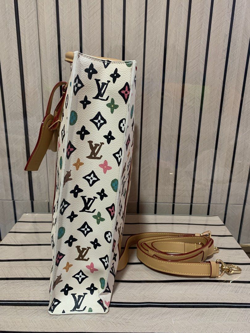 Tyler Sacplat (Category: Cross-body Bags) located in San Fernando. Submitted by preluxuria_online_shop (Listing ID 1470277072, Image 3). Description: .