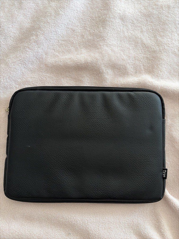 Typo 13 inch laptop case leather (Category: Laptop Bags & Sleeves) located in Manila. Submitted by sc.moo04 (Listing ID 1464943118, Image 2). Description: .