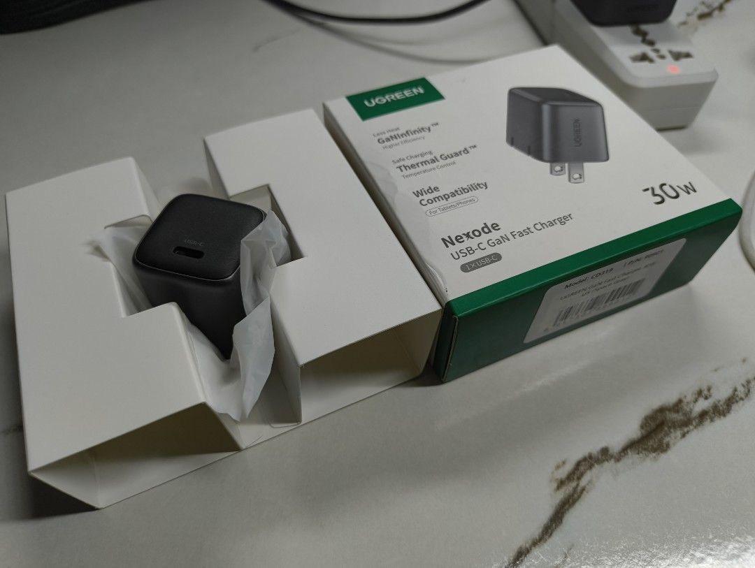 Ugreen 30W Charger (Category: Chargers & Cables) located in Pasig City. Submitted by christianoi (Listing ID 1470241881, Image 2). Description: RFS: Naka imbak lang sa lagayan (Nagamit 3 beses) Add 300 for Charger cable (Ugreen 60w).