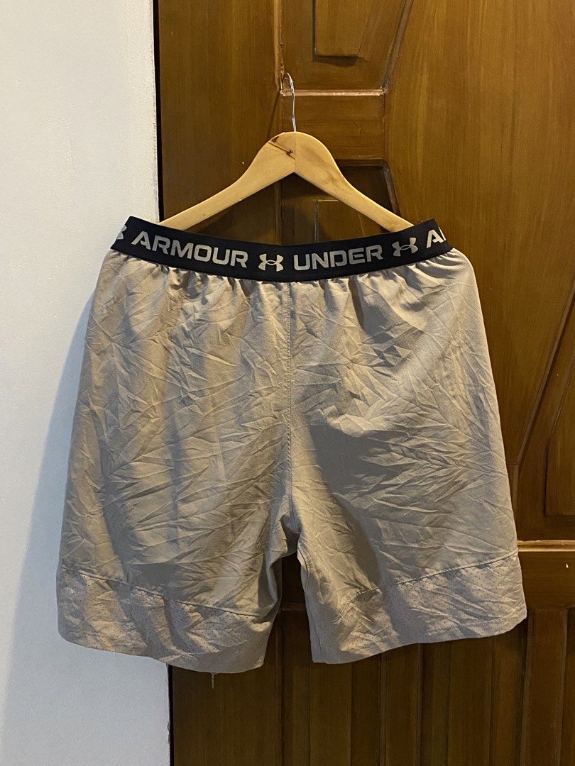 Under armour running short (Category: Activewear) located in Davao. Submitted by sellsell2002 (Listing ID 1470273691, Image 3). Description: Under armour running short Excellent condition Size 30-34 (stretchable) Dm📥.
