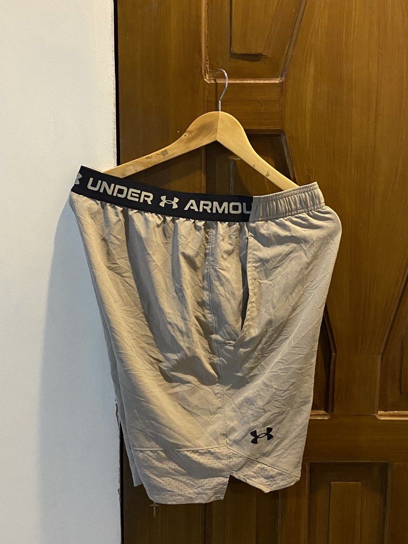 Under armour running short (Category: Activewear) located in Davao. Submitted by sellsell2002 (Listing ID 1470273691, Image 1). Description: Under armour running short Excellent condition Size 30-34 (stretchable) Dm📥.