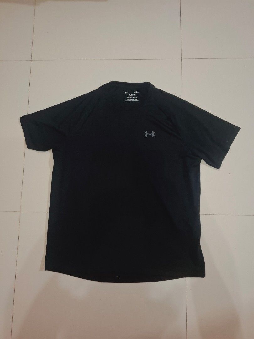 Under Armour shirt (Category: Activewear) located in Narvacan. Submitted by jigger85_2ndaccount (Listing ID 1470294547, Image 1). Description: under armour shirt like new no issue 9.7/10 condition bought in UK size : large dimes: 22 x 27 loc. ilocos sur.