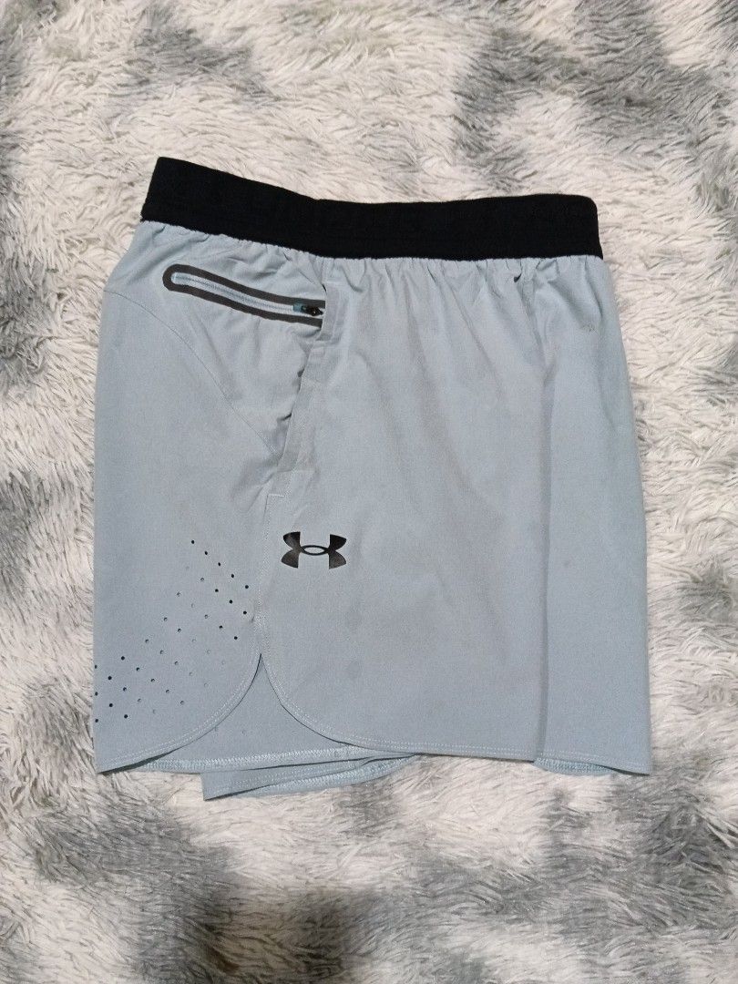 Under armour vanish elite running short (Category: Shorts) located in San Carlos City. Submitted by wilburstthriftstore (Listing ID 1470189759, Image 1). Description: Under armour vanish elite men's short Size Small Waist 28-32 Length 15½ Hem 12 Need wash issue - small yellow stain. see last photo. Good as new condition 👌🏾 ₱450 + sf.